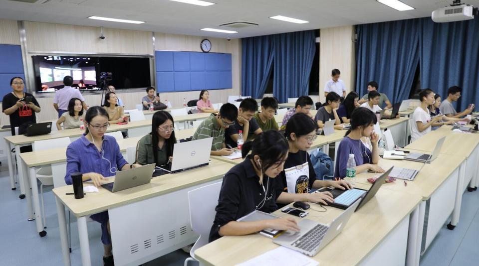 探索3D世界的独特计算，独一无二的方法论